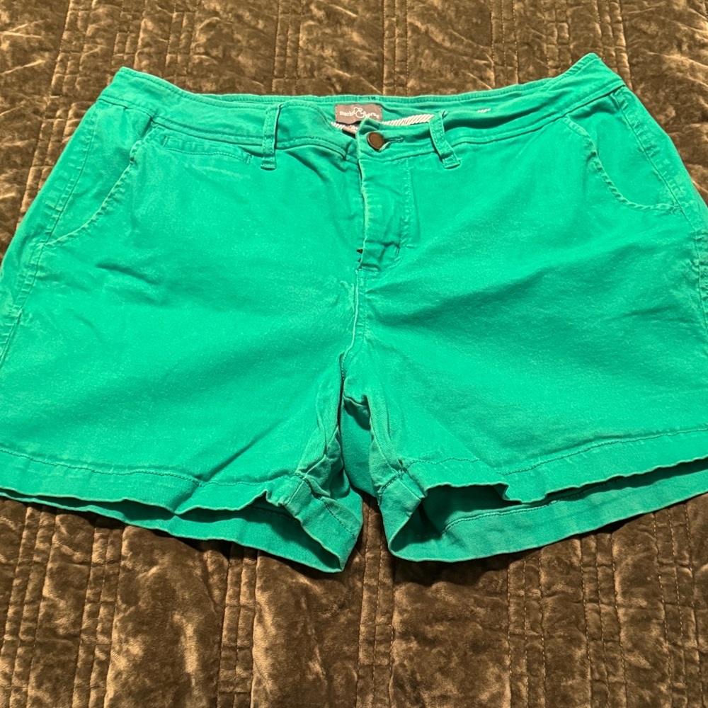 Market & Spruce Vibrant Green Women's Bermudas